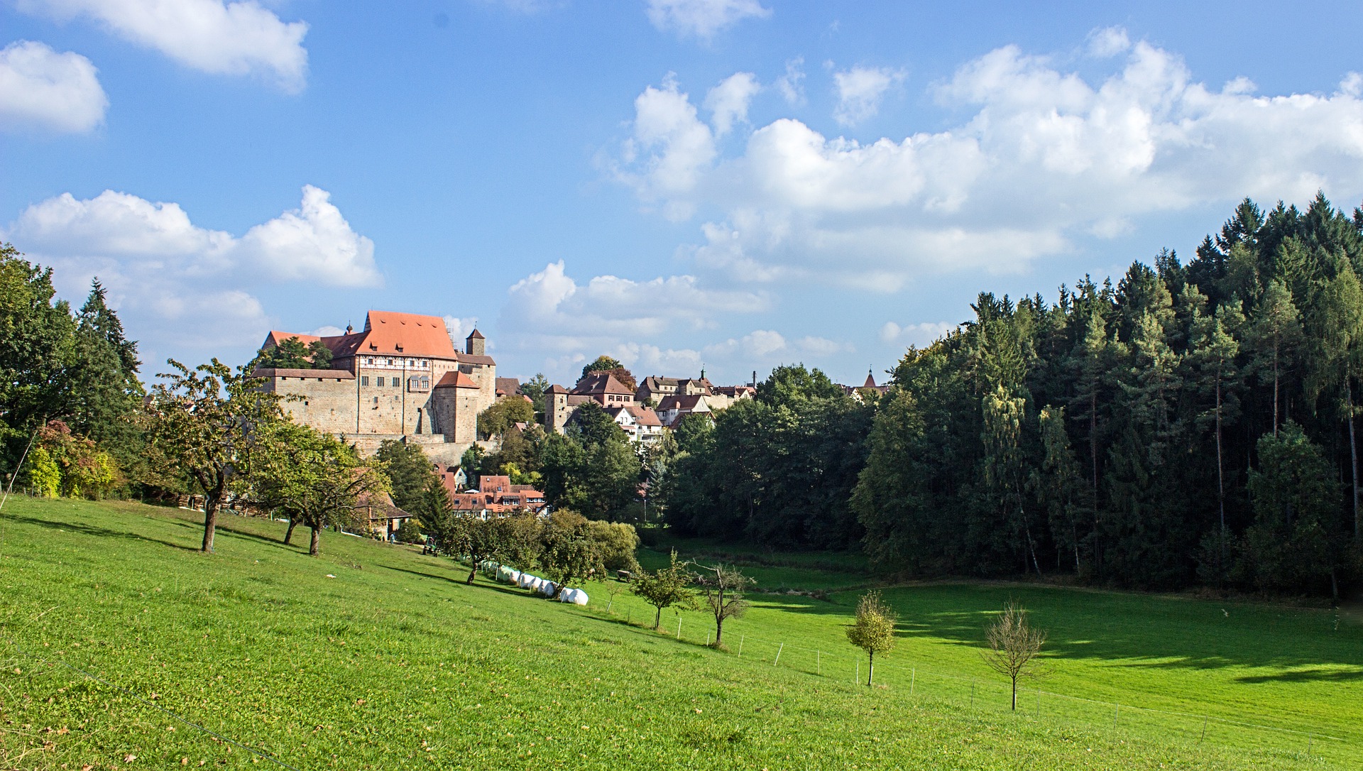 2022_burg-castle-6803700_1920 2022_burg-castle-6803700_1920